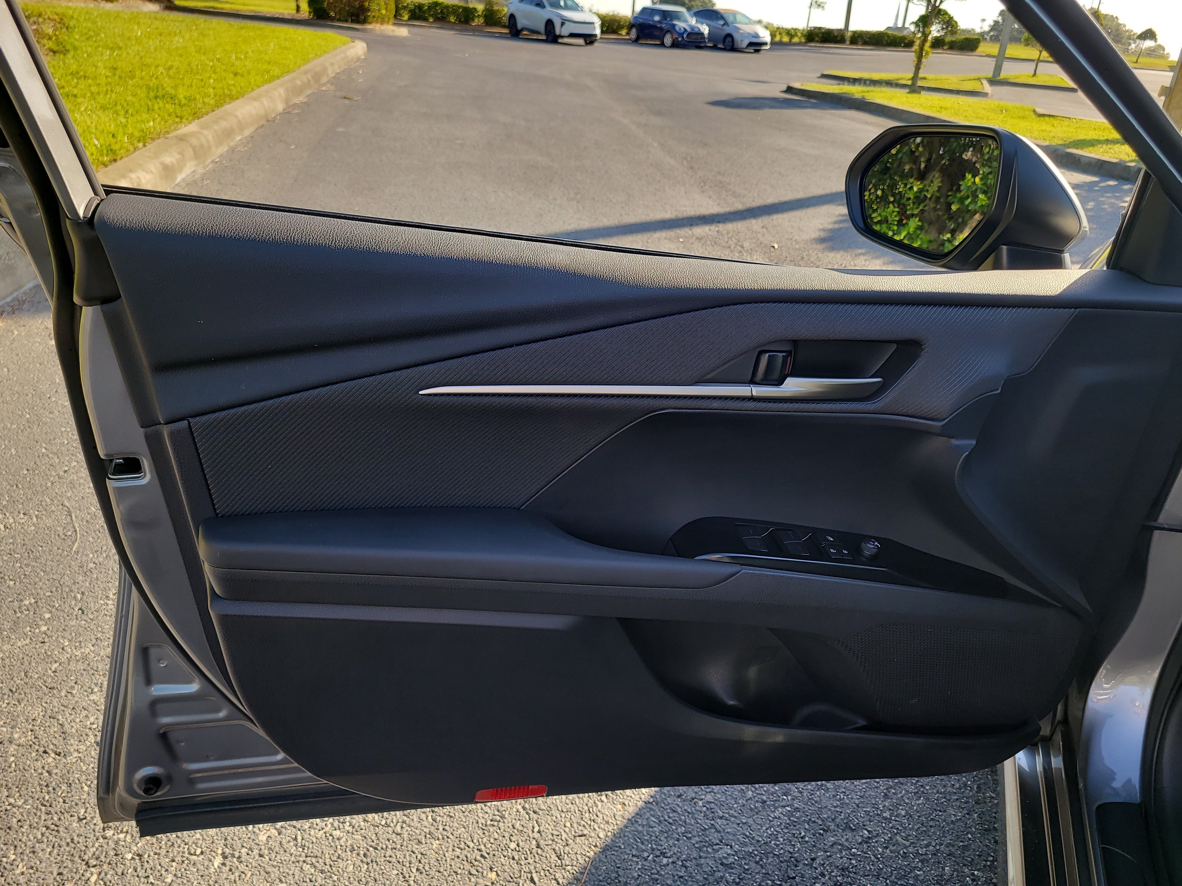 Certified 2025 Toyota Camry SE FWD image 15