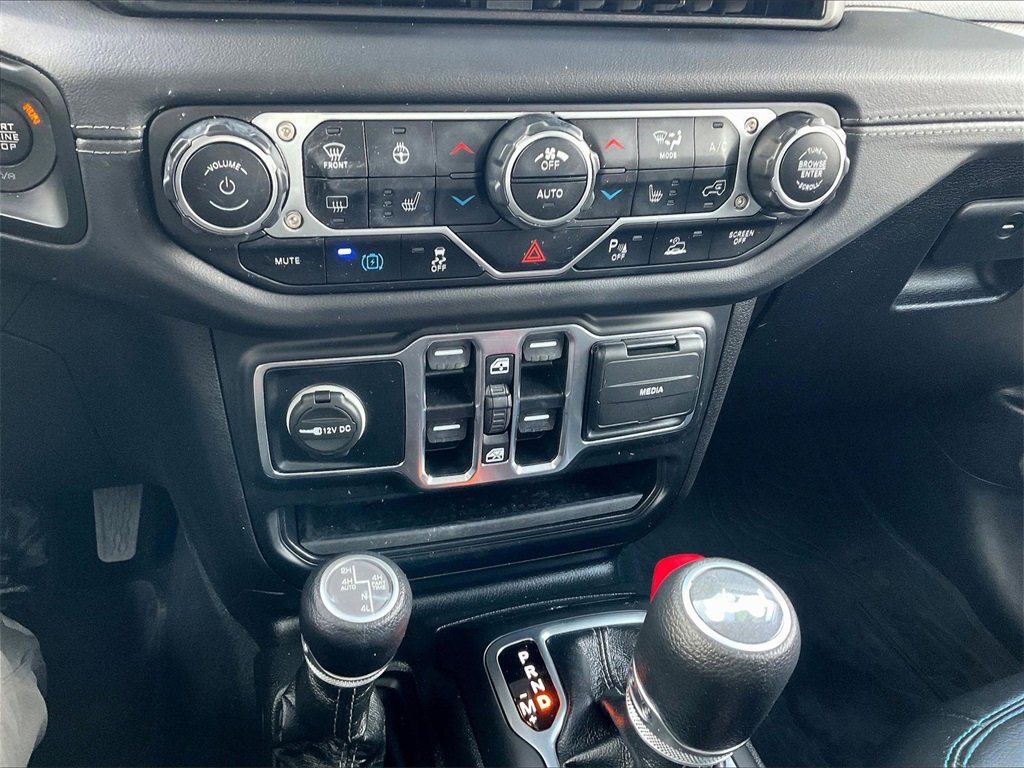 Used 2024 Jeep Wrangler Unlimited Sahara w/ Safety Group image 24