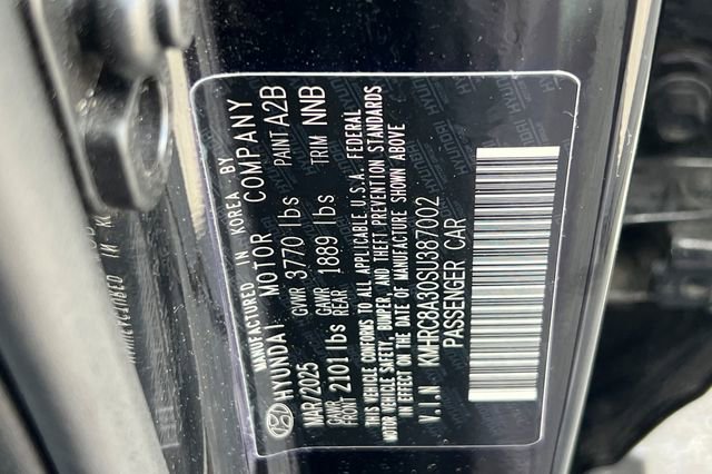 Used 2025 Hyundai Venue SEL image 32