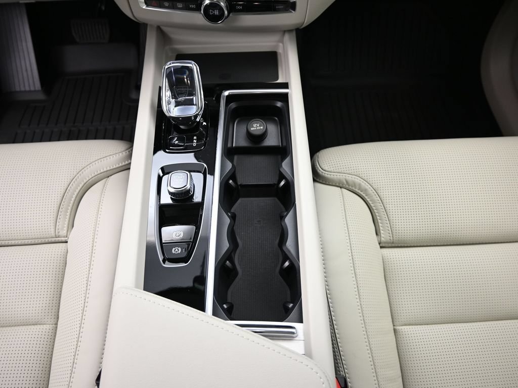 New 2026 Volvo XC60 B5 Ultra w/ Climate Package AWD/4WD image 22