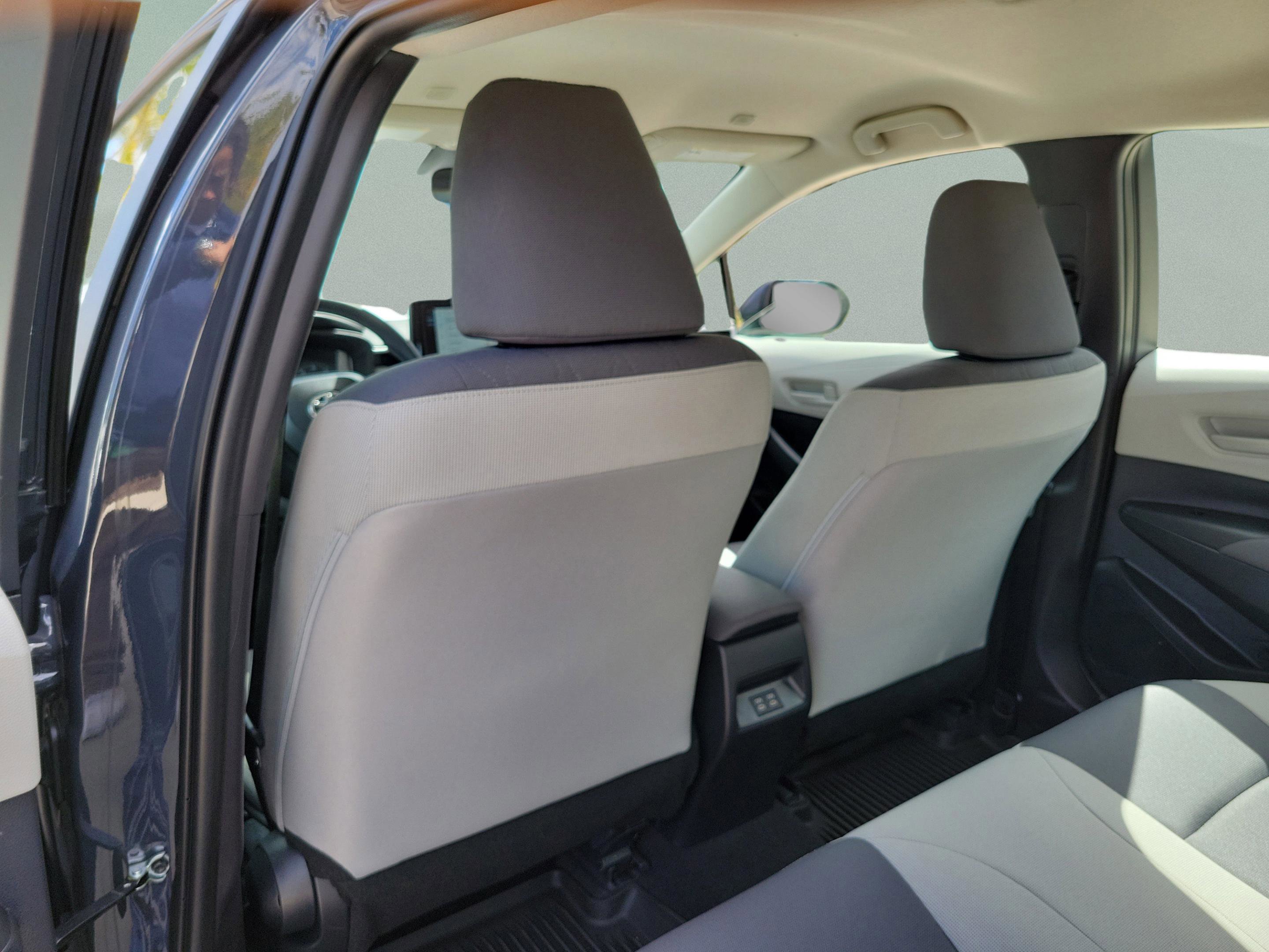 Used 2025 Toyota Corolla LE w/ Convenience Package image 6