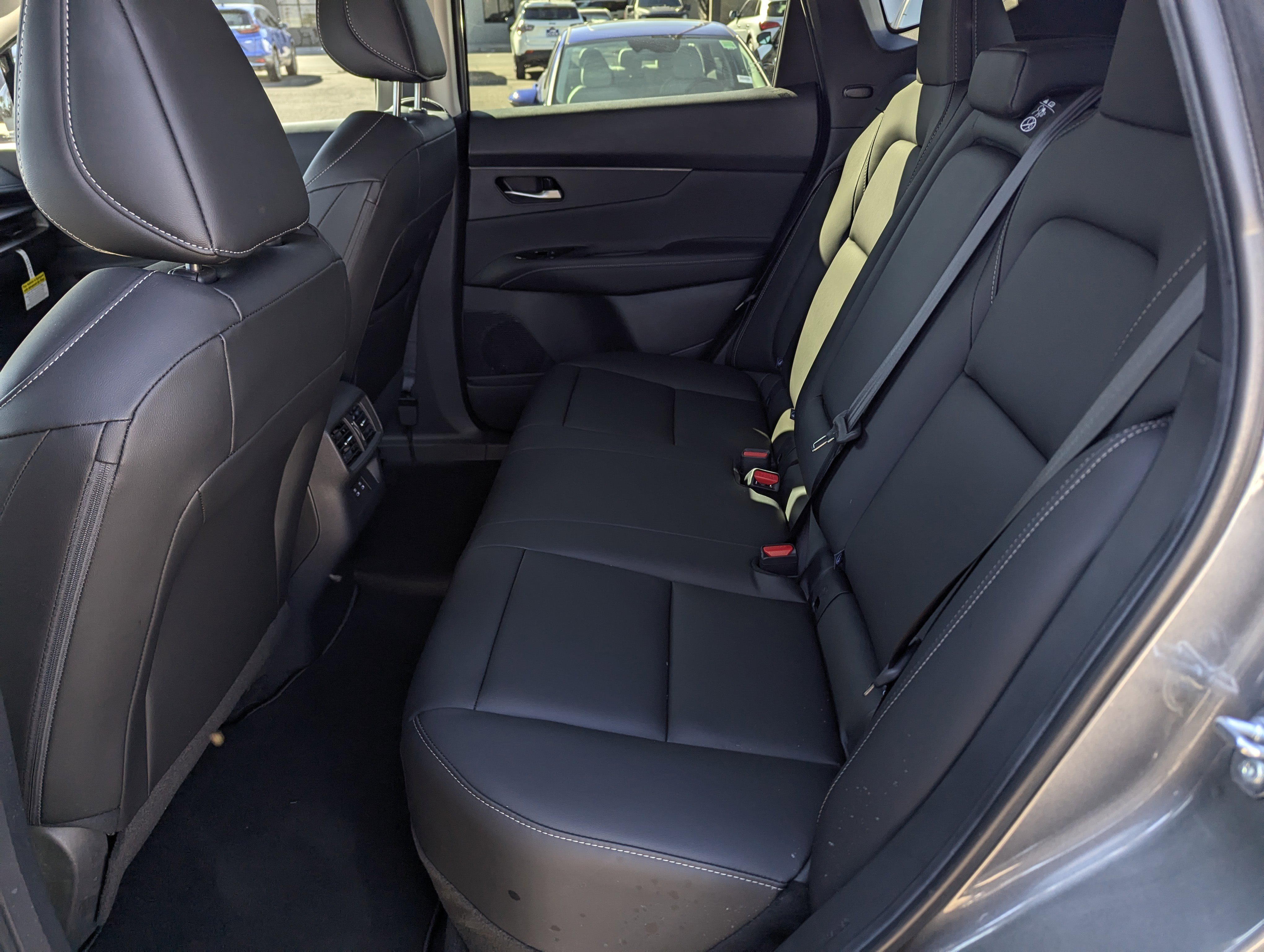 Used 2025 Nissan Murano SV image 8