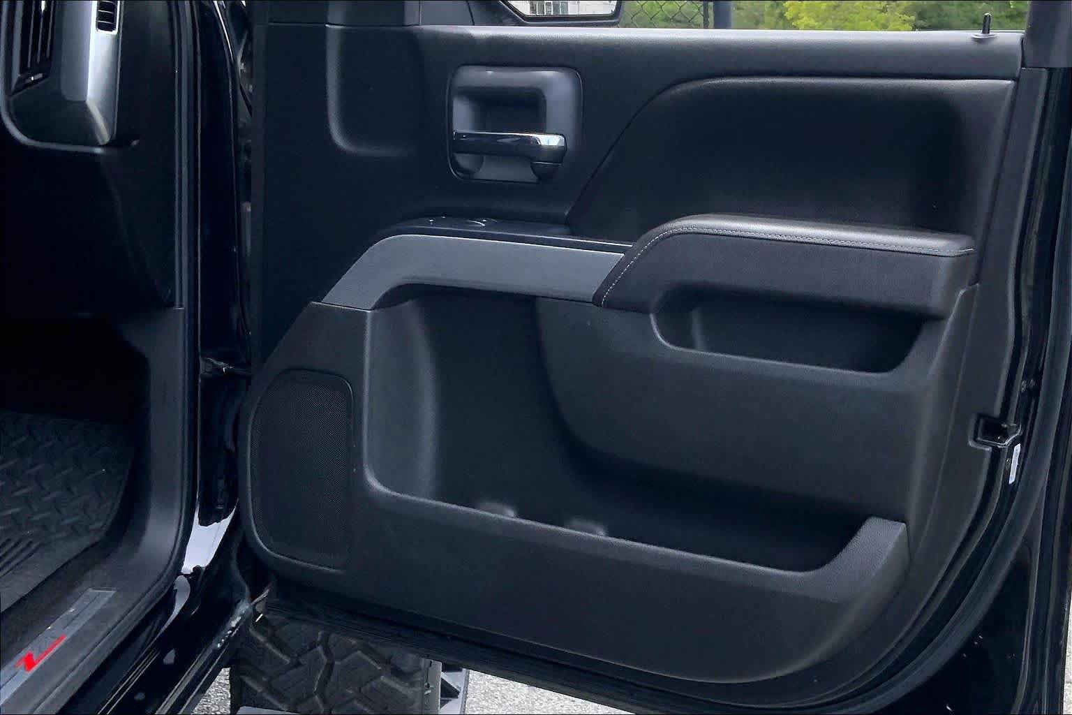 Used 2017 Chevrolet Silverado 1500 LT w/ All Star Edition AWD/4WD image 22