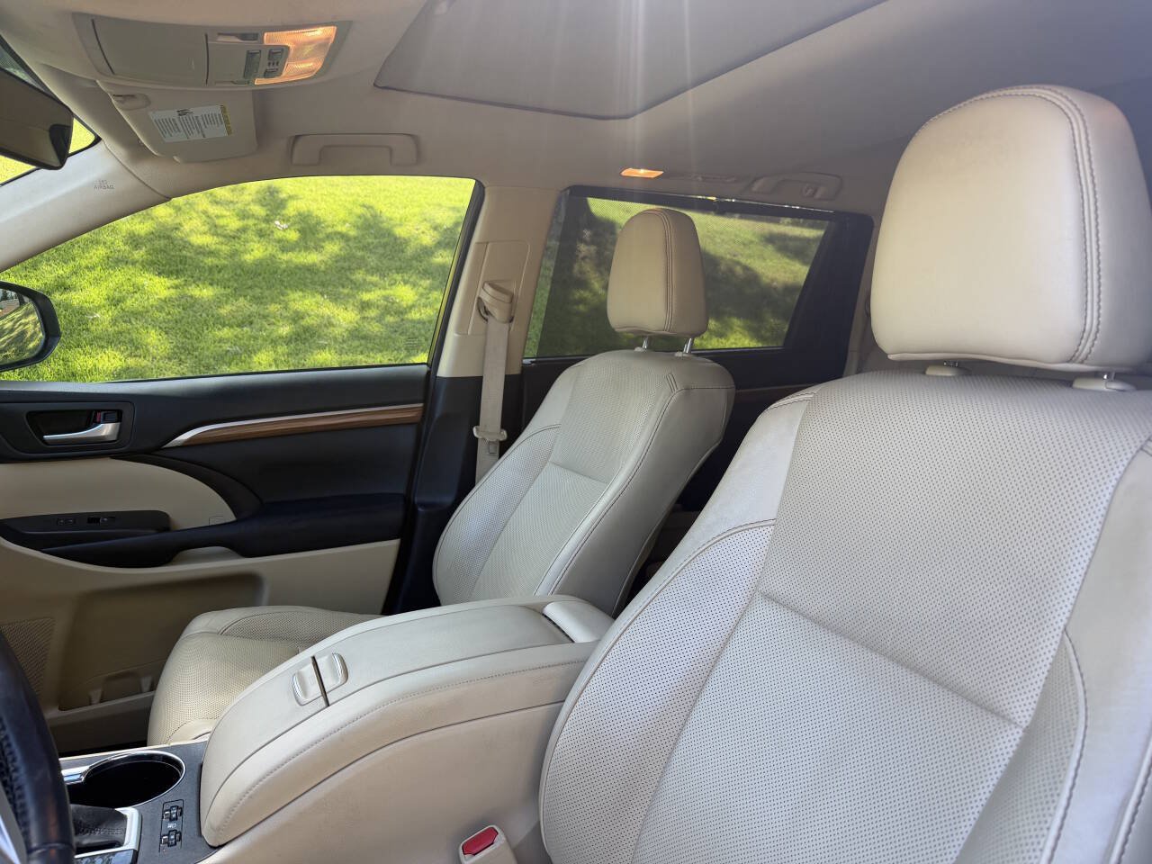 Used 2017 Toyota Highlander Limited FWD image 10