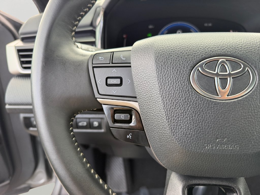 Used 2025 Toyota Camry SE FWD image 19
