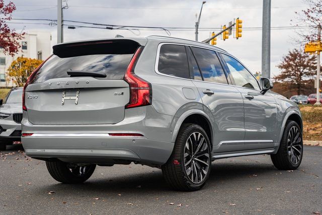 New 2026 Volvo XC90 B6 Plus w/ Protection Package Premier image 4