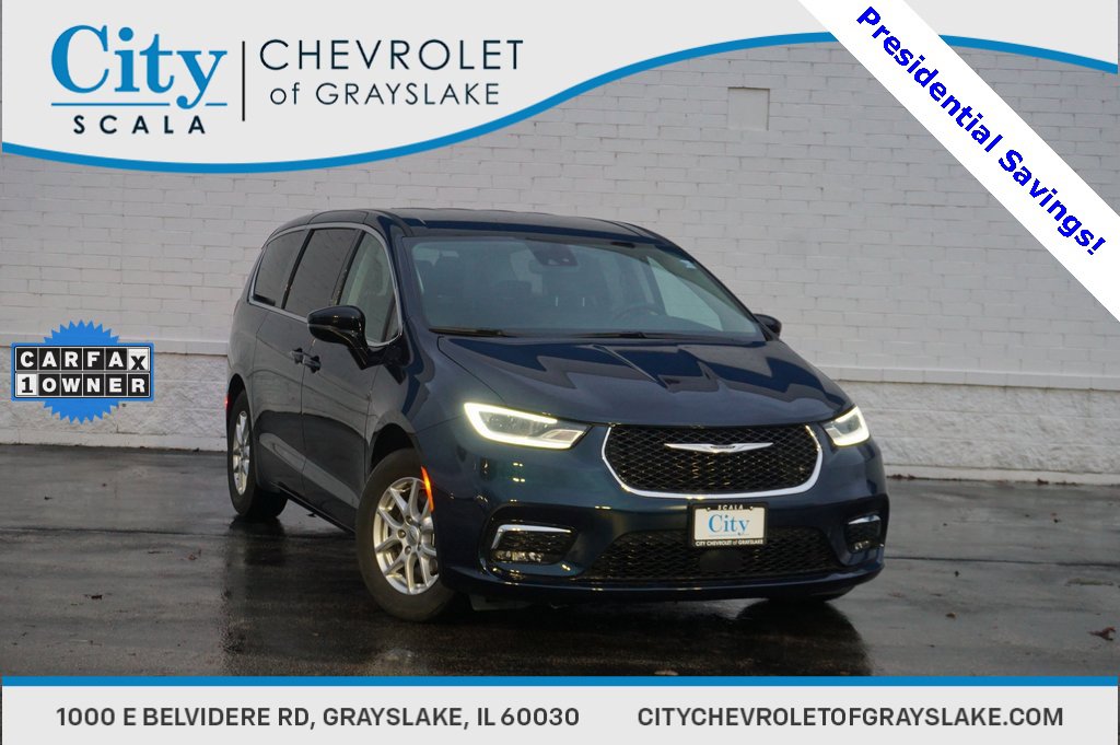 Used 2024 Chrysler Pacifica Touring-L image 1