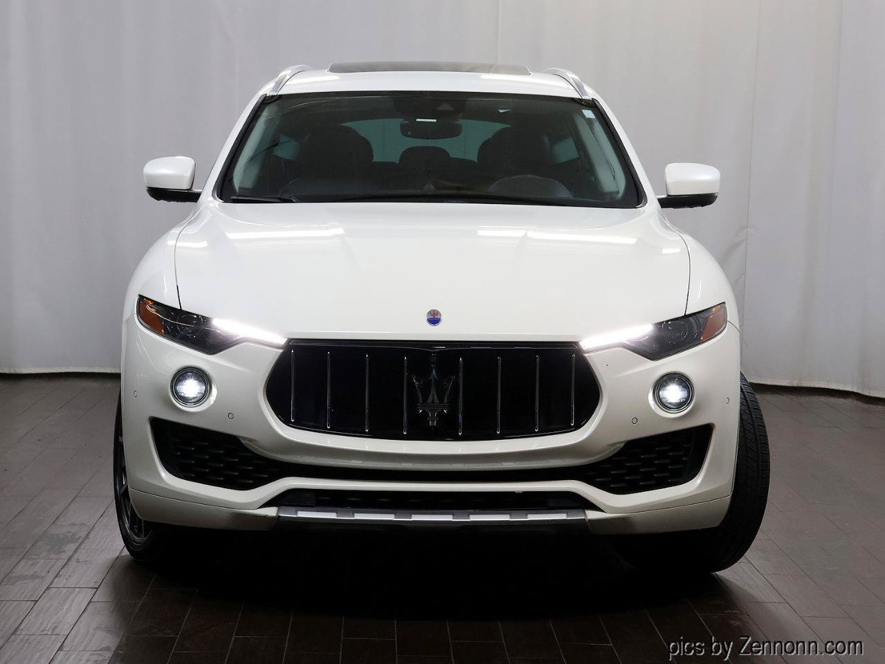 Used 2018 Maserati Levante GranLusso AWD/4WD image 5
