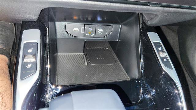 Used 2025 Kia Sorento SX Prestige w/ Sage Leather Package image 20