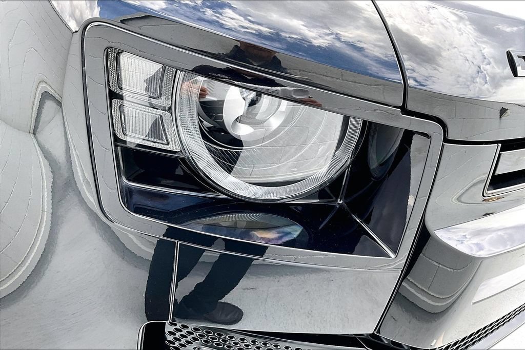 Certified 2023 Land Rover Defender 110 X-Dynamic SE AWD/4WD image 31