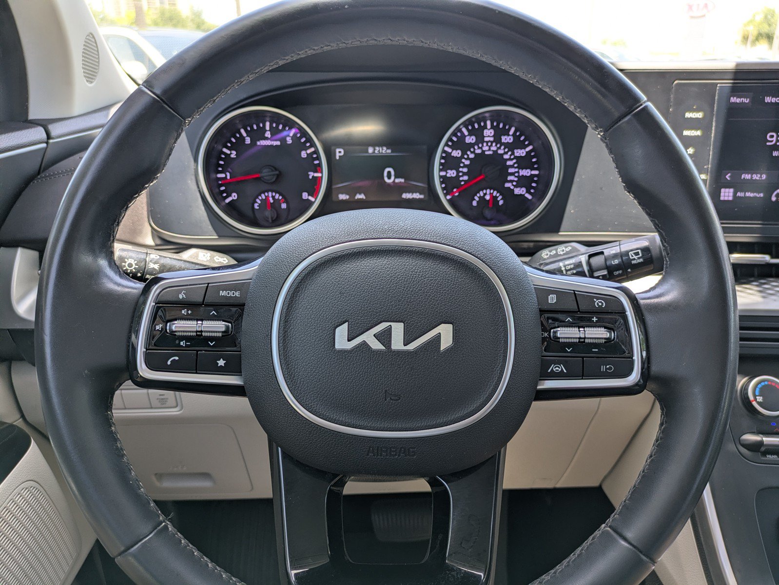 Certified 2022 Kia Carnival LX FWD image 22