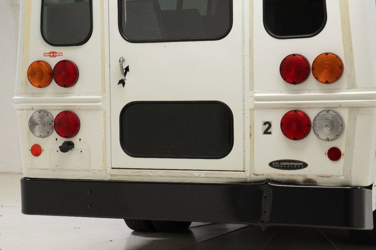 Used 2004 Chevrolet Express 3500 3500 2dr Commercial/Cutaway/Ch w/ School Bus Package image 13