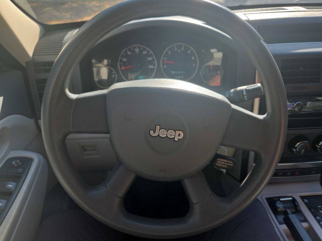 Used 2008 Jeep Liberty Sport w/ Popular Equipment Group AWD/4WD image 30