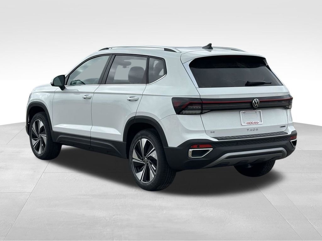New 2026 Volkswagen Taos SE image 3