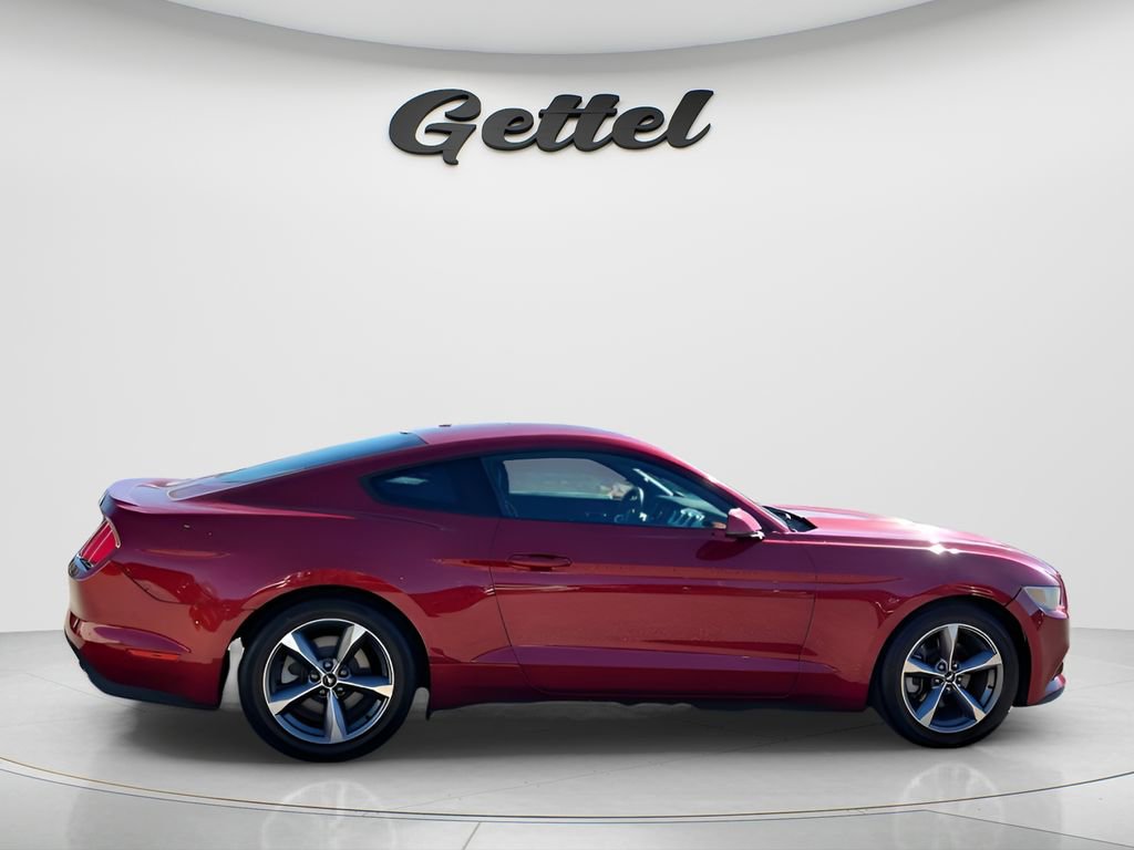 Used 2016 Ford Mustang Premium image 4