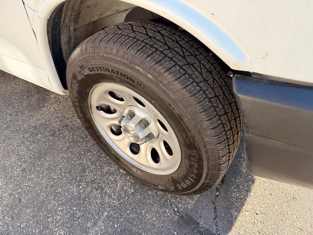 Used 2009 Chevrolet Express 1500 RWD image 17