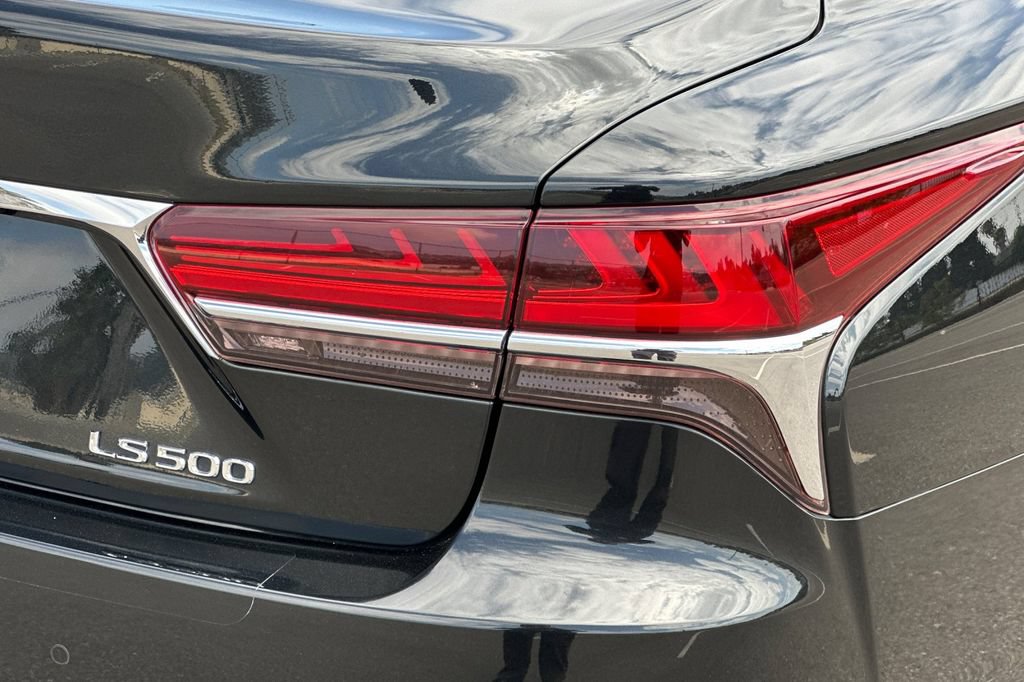 Used 2018 Lexus LS 500 w/ Luxury Package RWD image 26
