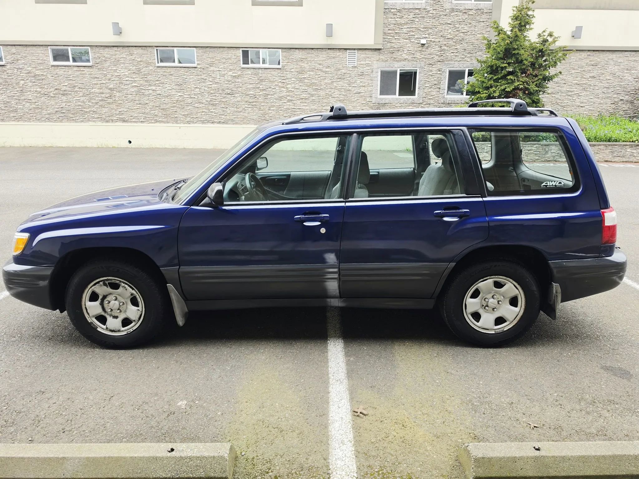Used 2002 Subaru Forester L AWD/4WD image 2