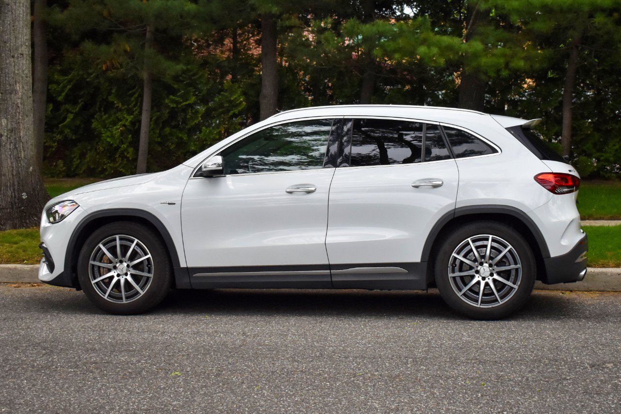 Used 2021 Mercedes-Benz GLA 35 AMG 4MATIC w/ Premium Package image 4
