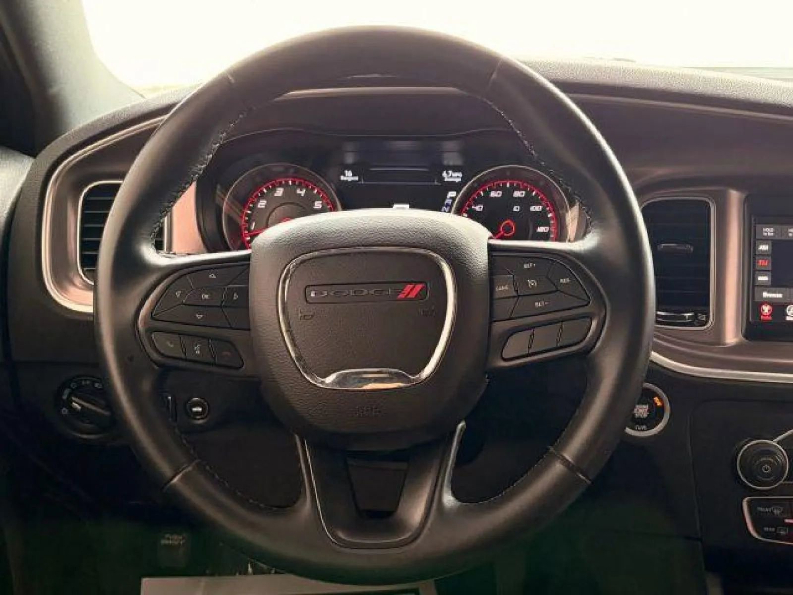Used 2022 Dodge Charger SXT RWD image 25