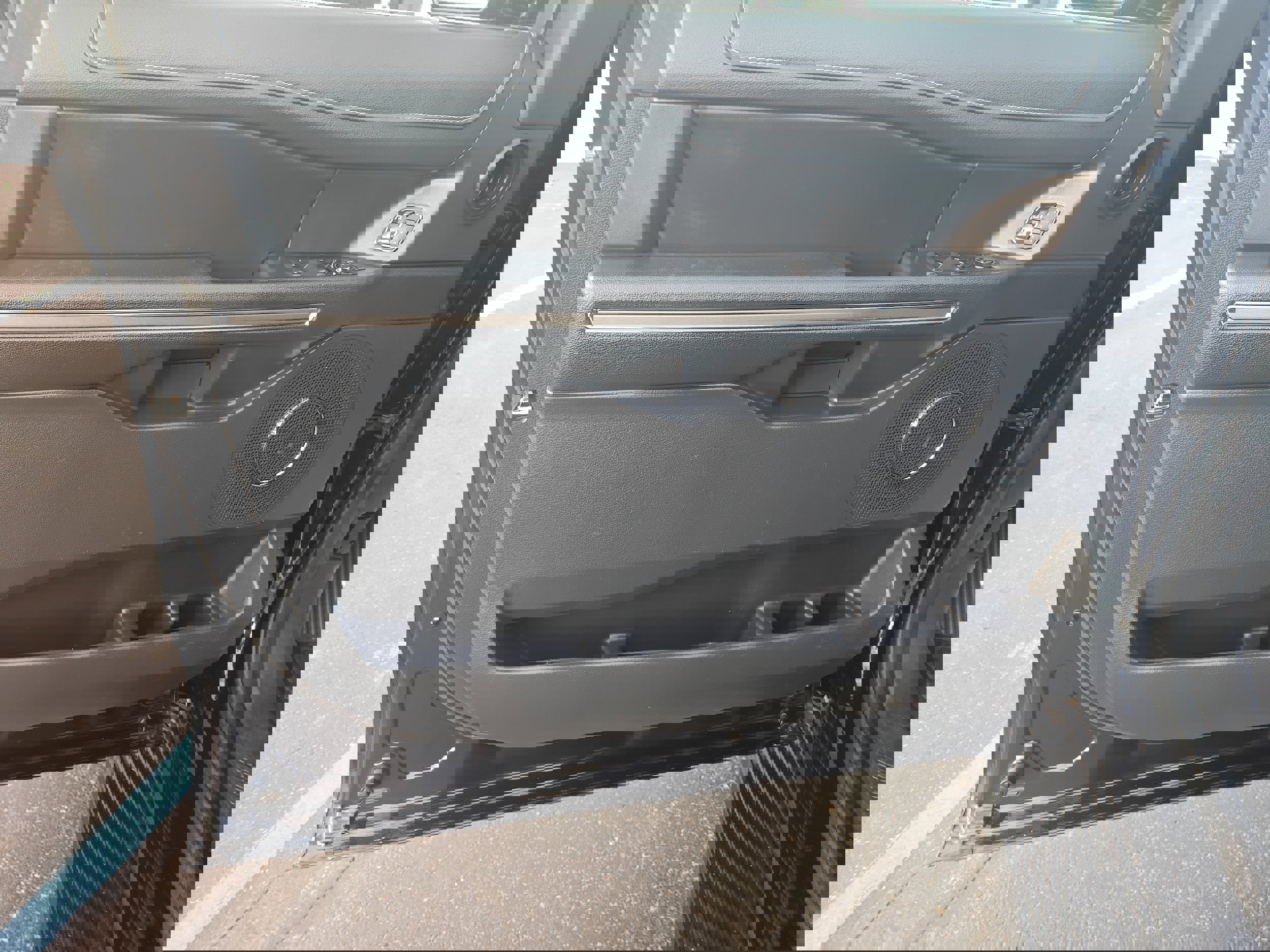 Used 2024 Ford Expedition Max XLT image 13