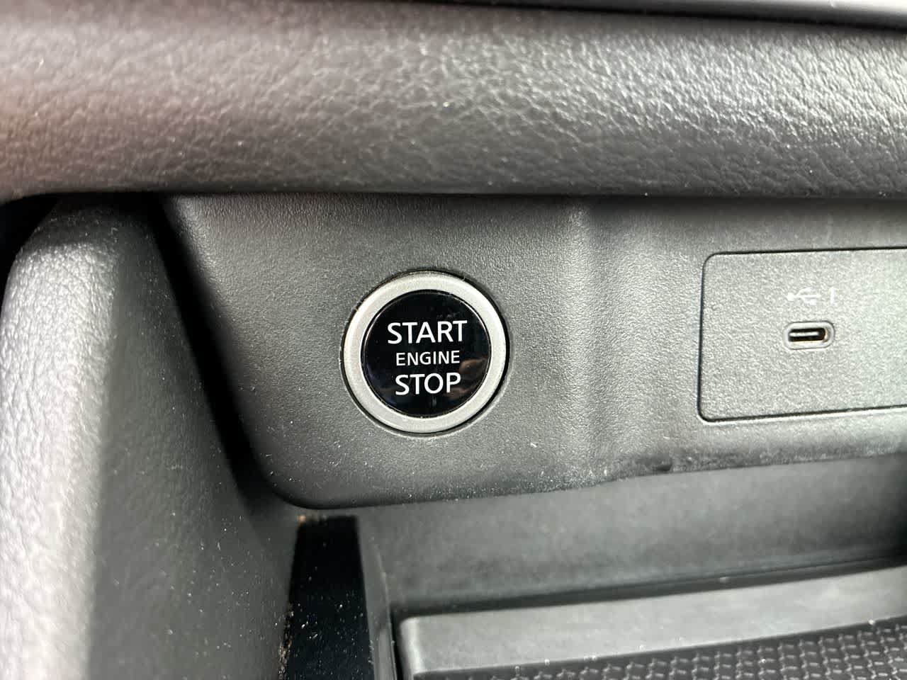 Used 2023 Nissan Rogue SV FWD image 16