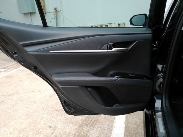 Used 2025 Toyota Camry XLE FWD image 17