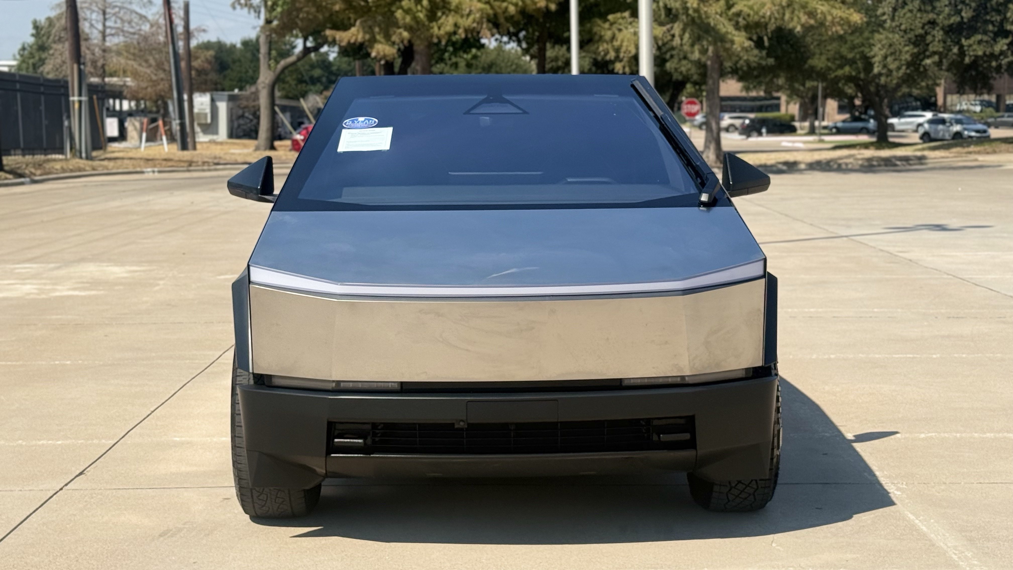 Used 2025 Tesla Cybertruck AWD Crew Cab image 3