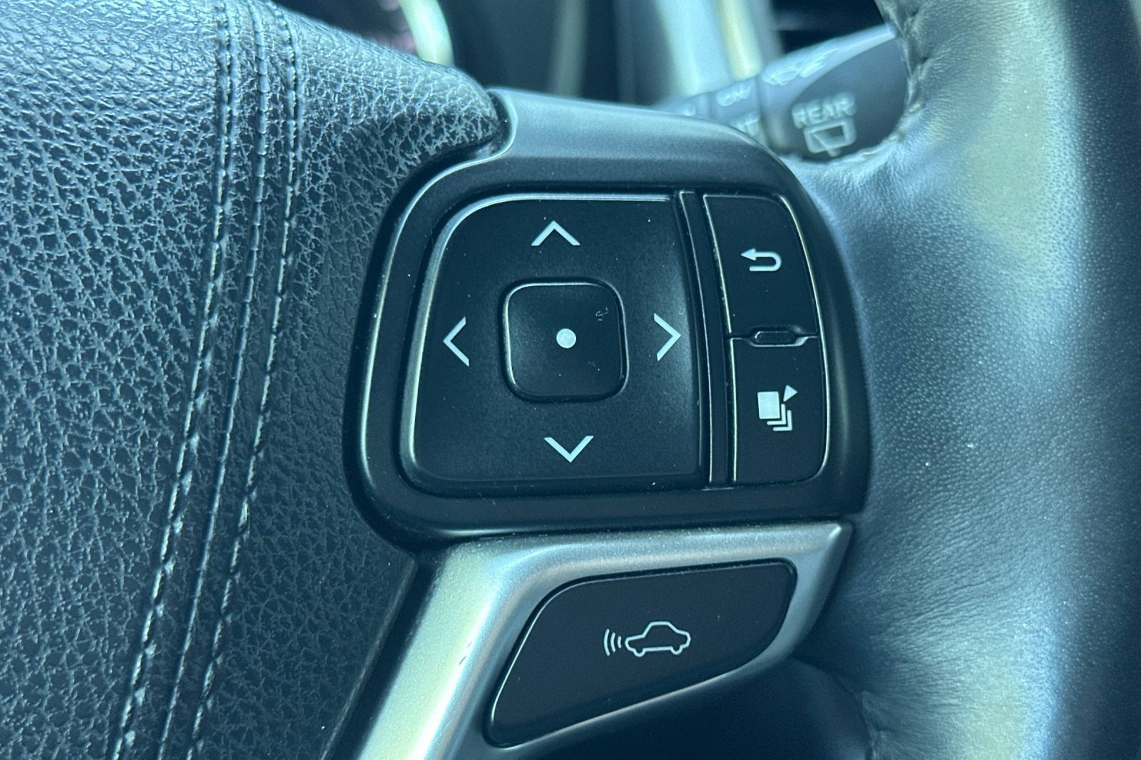 Used 2016 Toyota Highlander Limited Platinum image 33