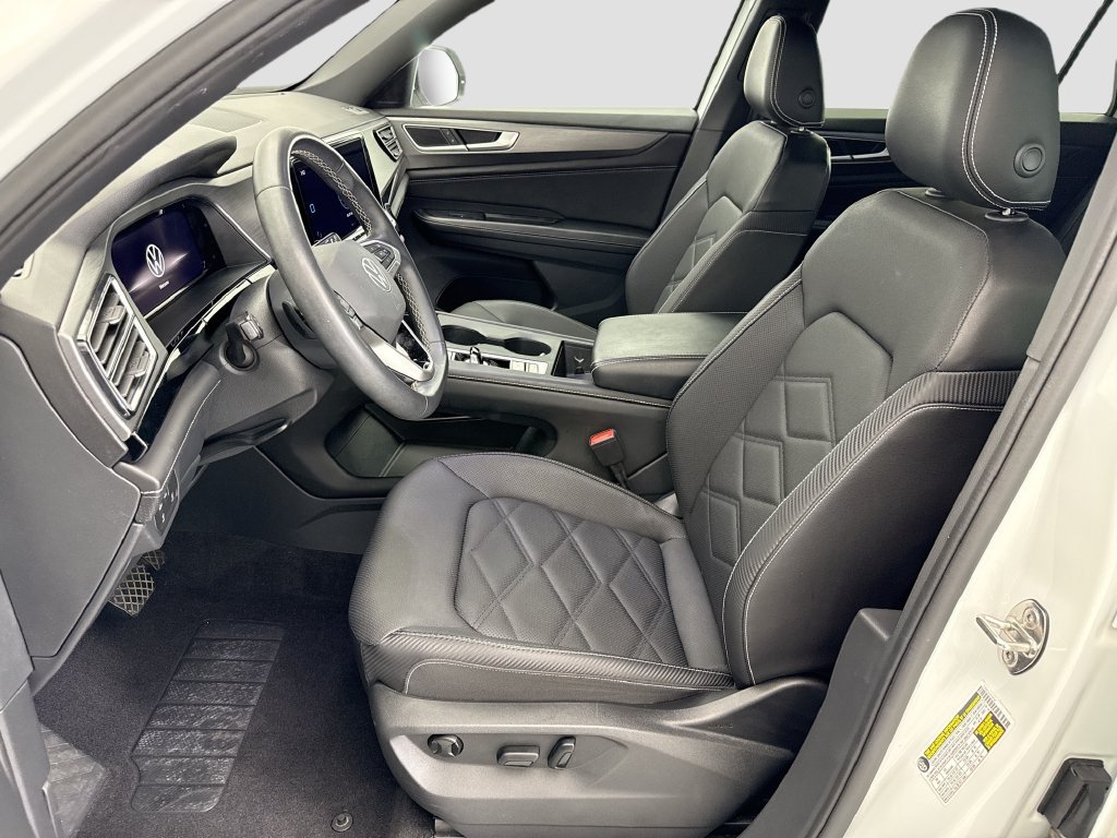 Used 2024 Volkswagen Atlas Cross Sport SE FWD image 17