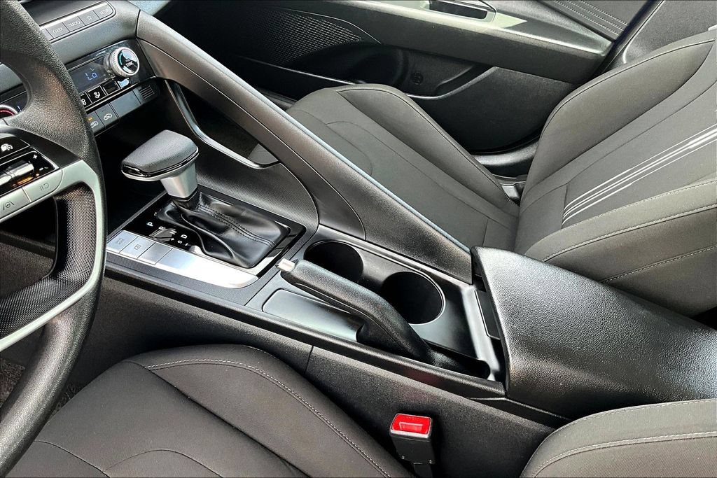 Used 2024 Hyundai Elantra SEL FWD image 19