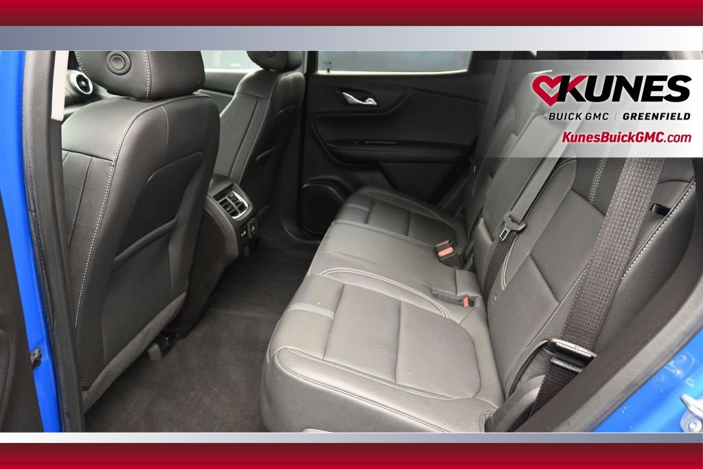 Used 2024 Chevrolet Blazer LT w/ Sound & Technology Package FWD image 18