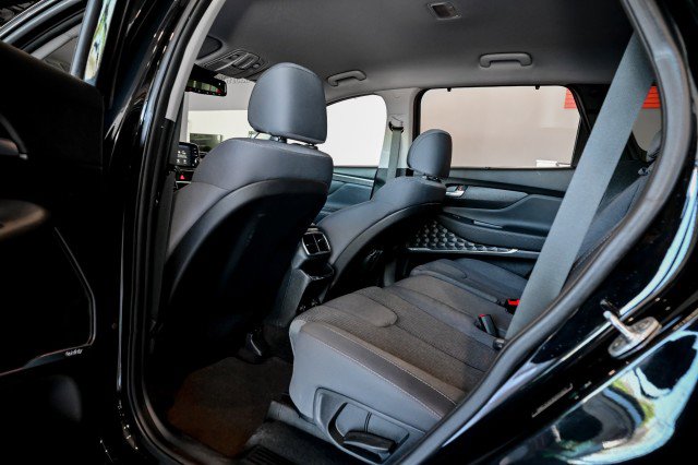 Used 2019 Hyundai Santa Fe SEL AWD/4WD image 17