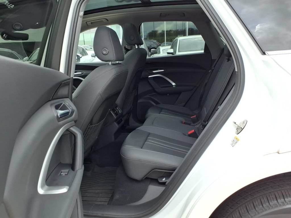 Used 2025 Audi Q5 Premium w/ Convenience Package AWD/4WD image 19