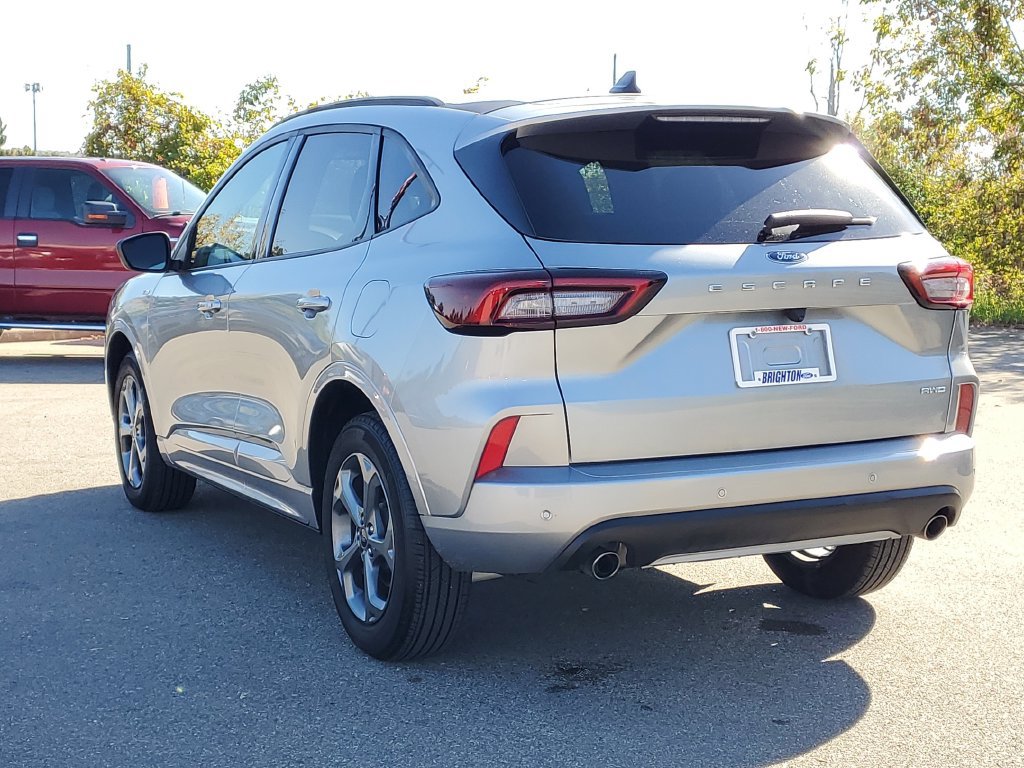Certified 2024 Ford Escape ST-Line w/ Tech Pack #1 AWD/4WD image 3