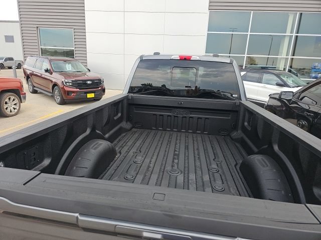 Used 2025 Ford F450 Lariat w/ Lariat Ultimate Package AWD/4WD image 17