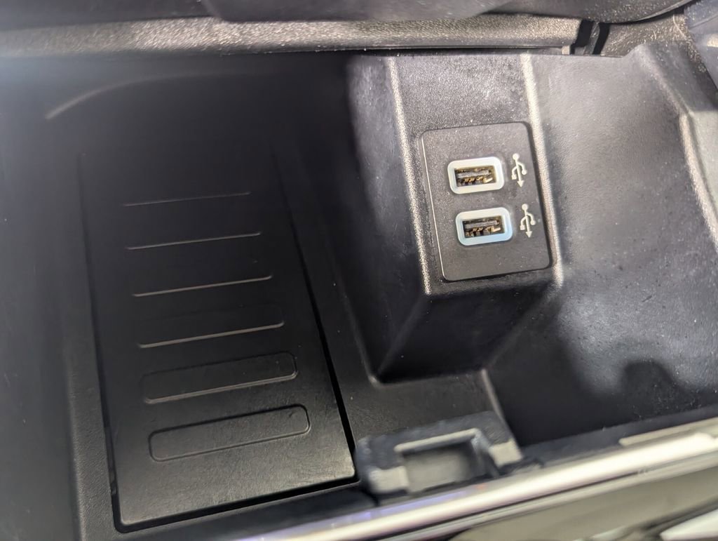 Used 2020 Ford Edge Titanium FWD image 20