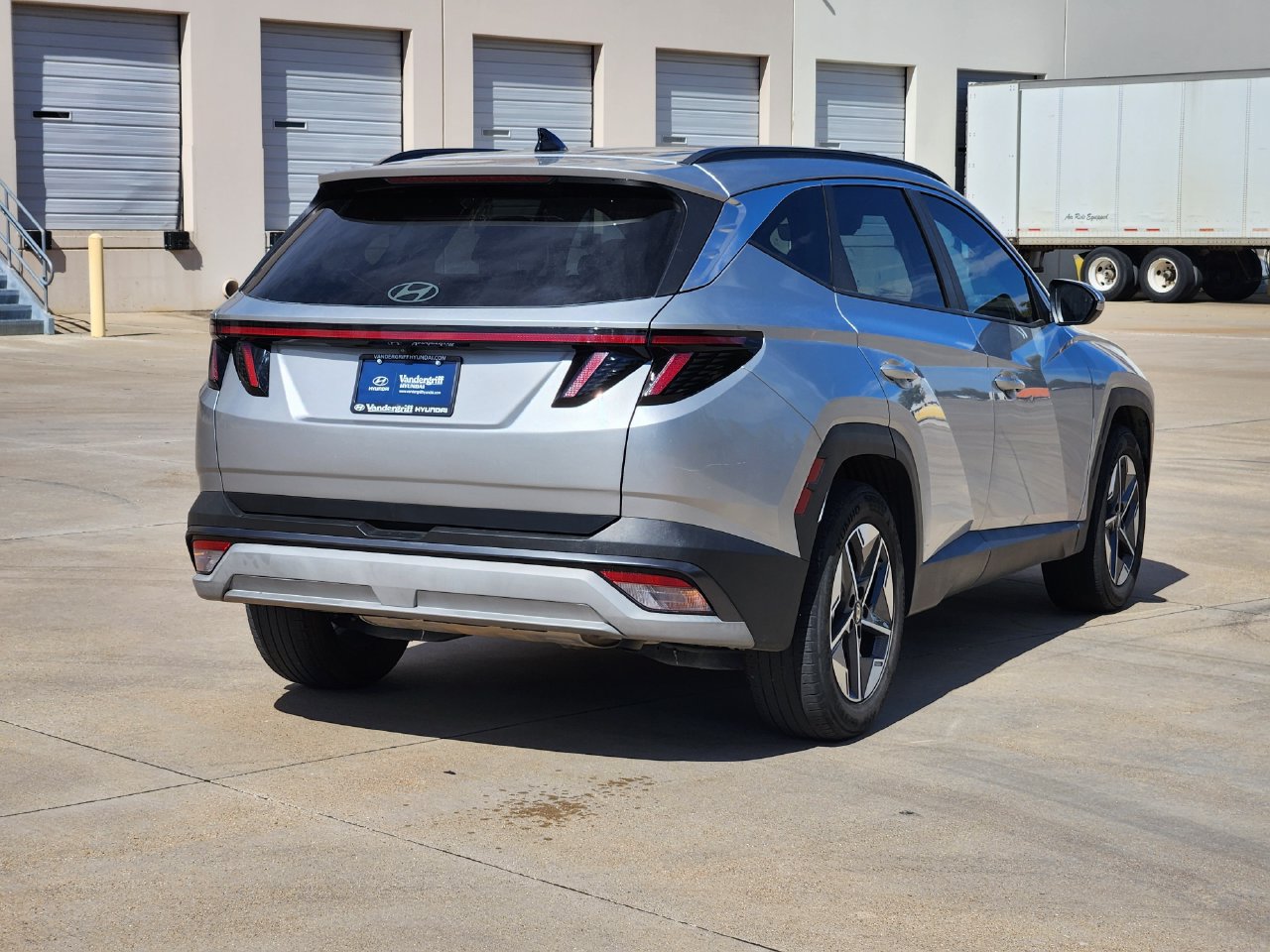 Used 2025 Hyundai Tucson SEL FWD image 4
