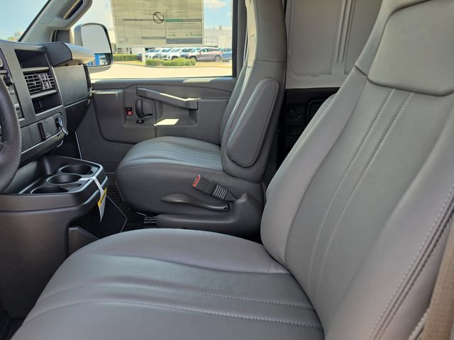 New 2026 Chevrolet Express 3500 RWD image 12