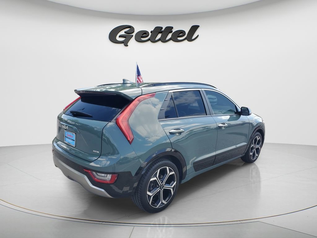 Used 2023 Kia Niro SX Touring image 5