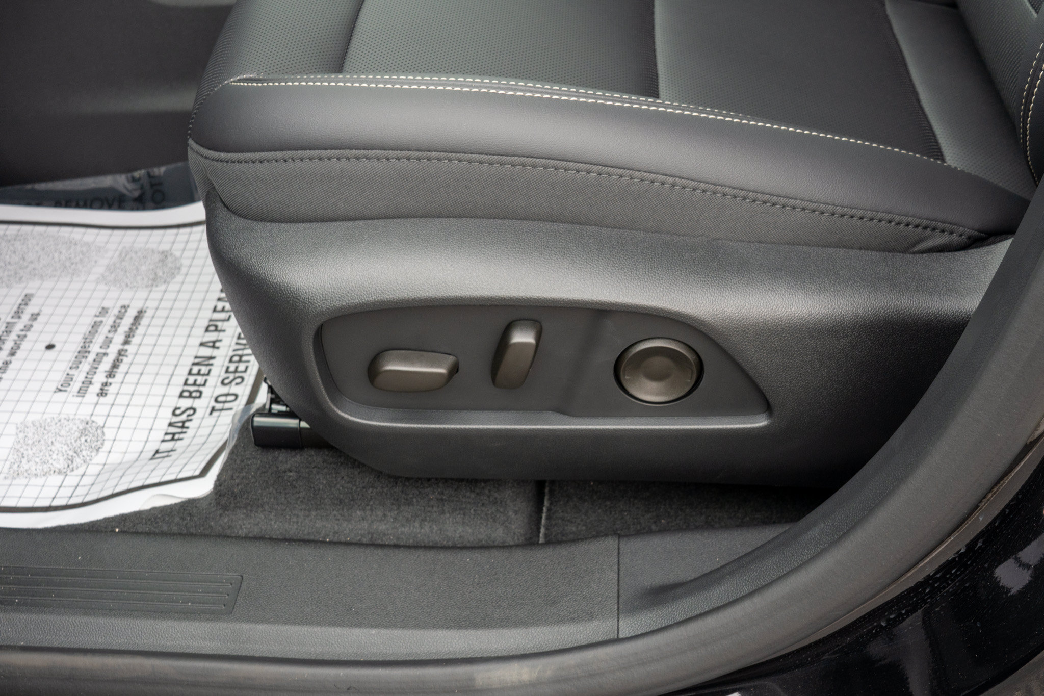 New 2027 GMC Terrain Elevation w/ Elevation Premium Package FWD image 29