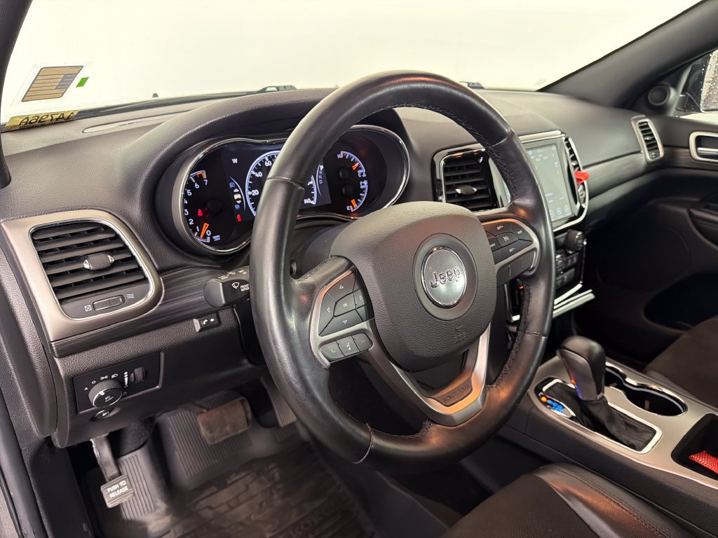 Used 2021 Jeep Grand Cherokee Laredo X AWD/4WD image 13