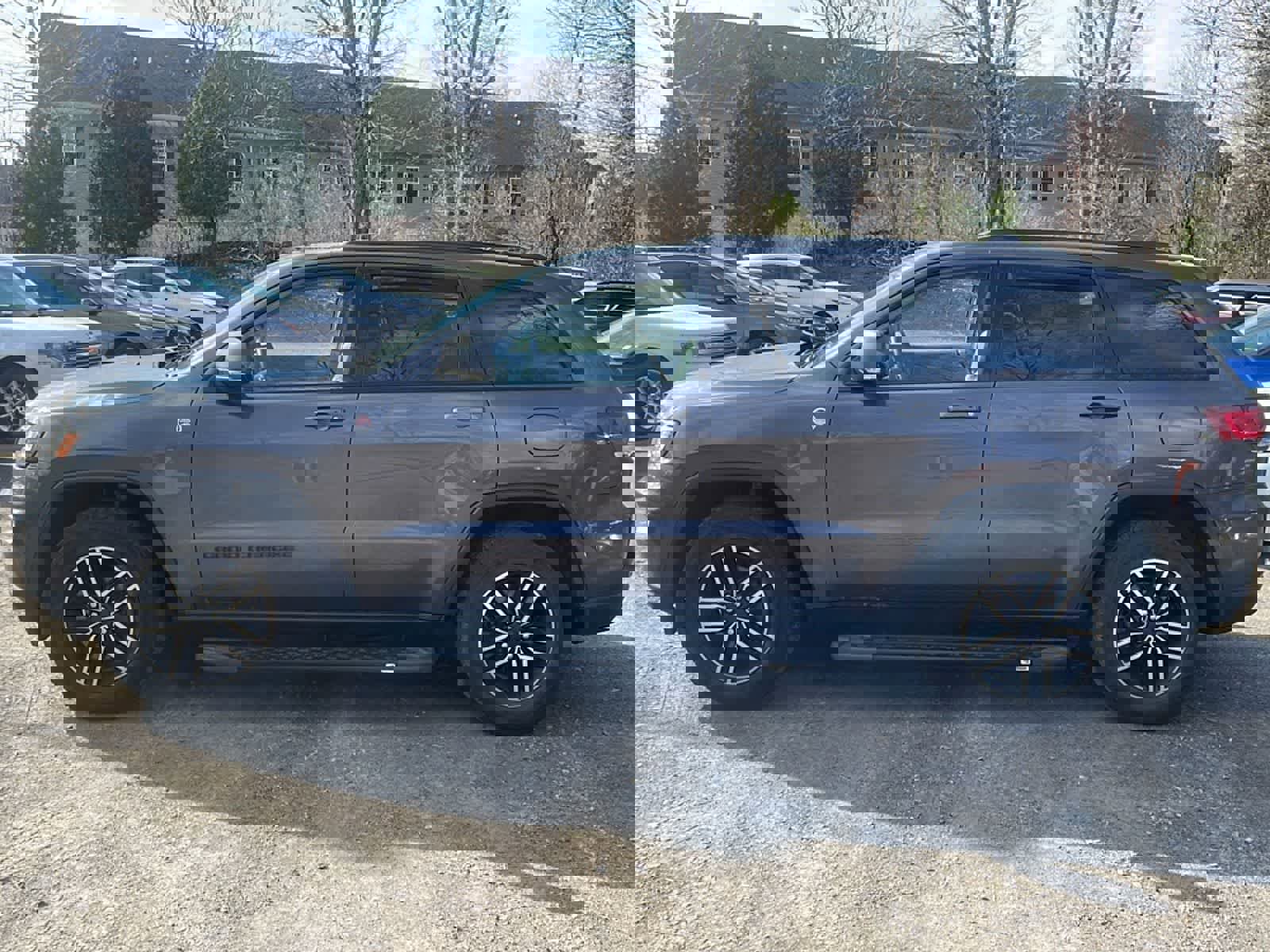 Used 2020 Jeep Grand Cherokee Trailhawk w/ Trailhawk Luxury Group image 4