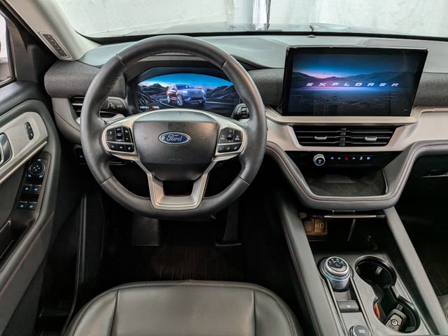 Used 2025 Ford Explorer Active w/ Active Comfort Package image 26
