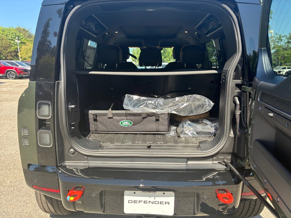New 2026 Land Rover Defender 110 X AWD/4WD image 15