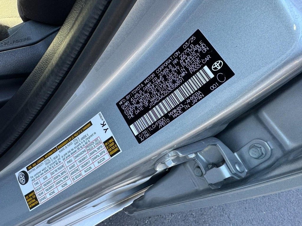 Used 2025 Toyota Prius LE image 23