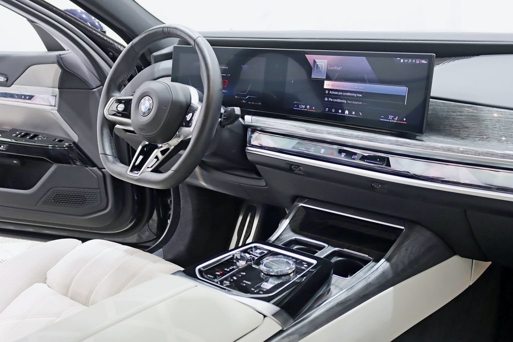 Used 2024 BMW 740i xDrive w/ Premium Package 2 AWD/4WD image 32
