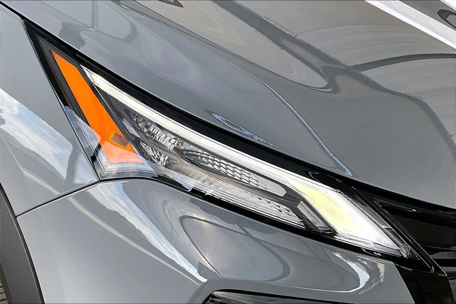 New 2026 Nissan Rogue Dark Armor AWD/4WD image 18