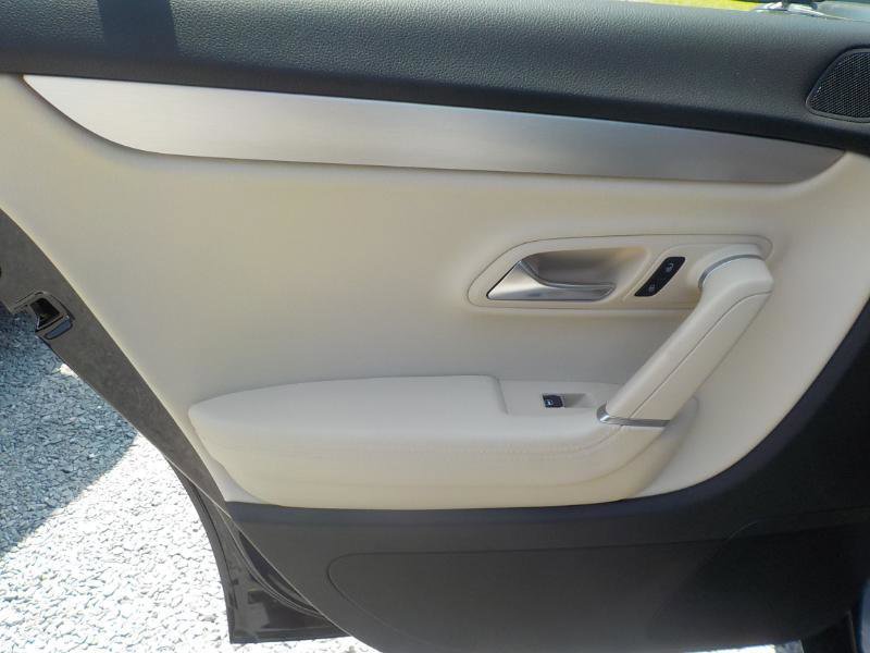 Used 2012 Volkswagen CC Lux FWD image 16