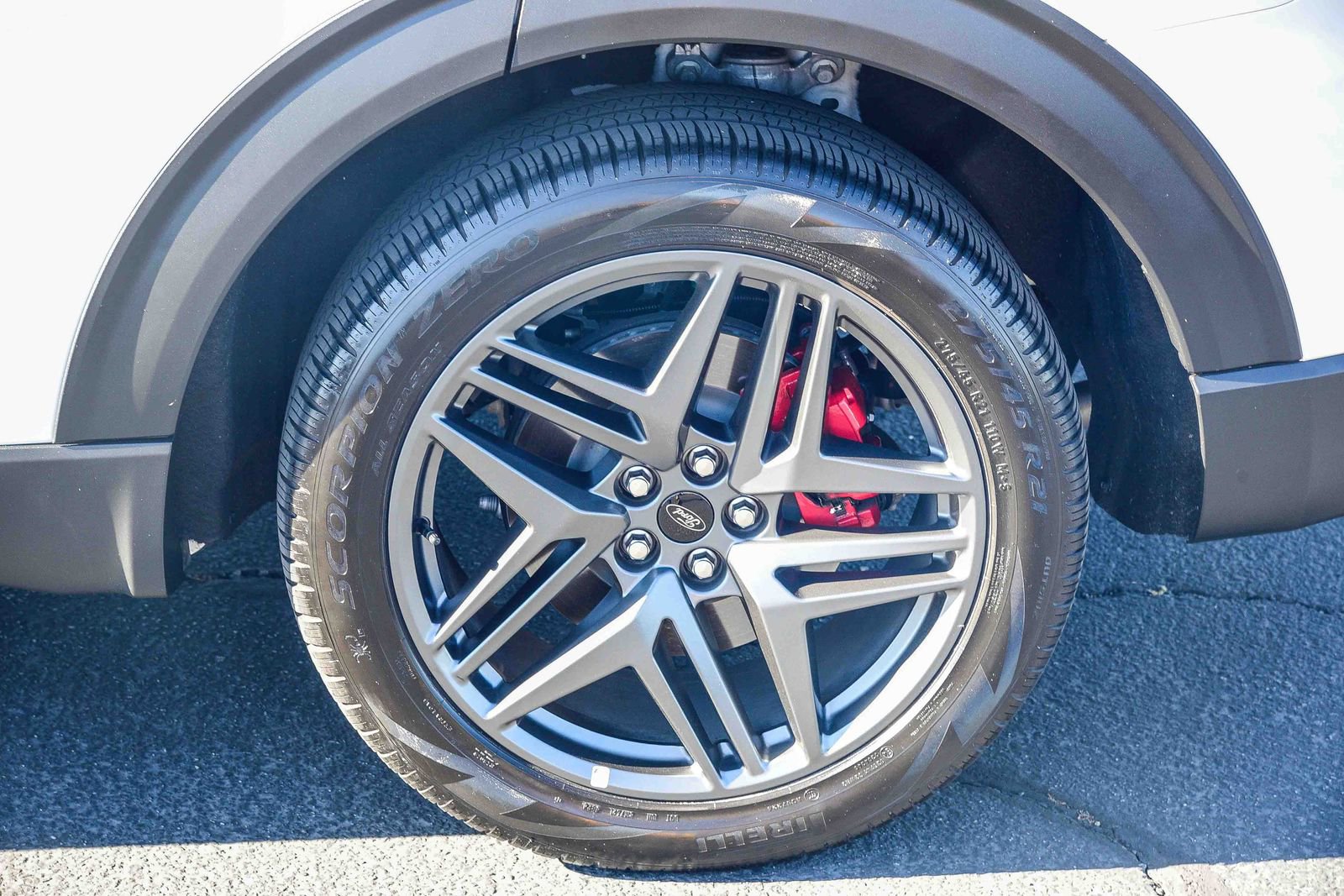 Used 2025 Ford Explorer ST w/ Sun And Sound Package image 8